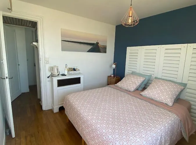 D'hôtes Lumière Du Cap Vue Couette-café 3*